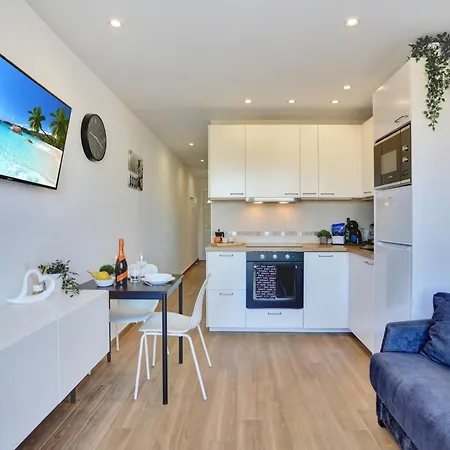 Apartment Beautiful Days, Air Con, Terrace, Fast Internet
